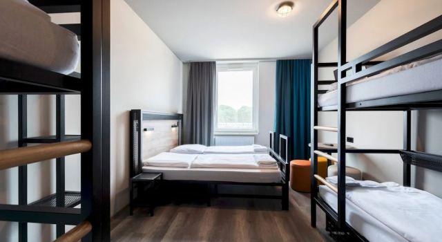Шестиместный номер a&o Stuttgart City
