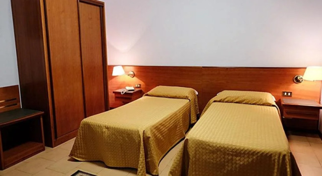 Hotel Due Fontane, Varaa Hotelli Casalpusterlengo 