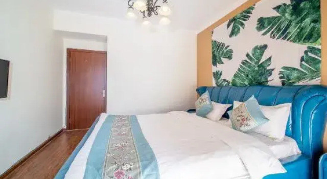 Люкс с 2 комнатами Yijiayi Holiday Hotel