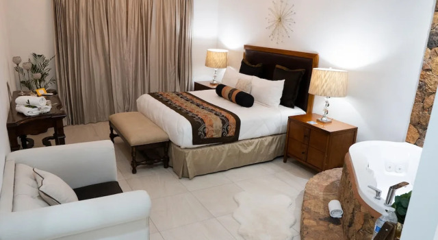 Номер Luxury с балконом и с видом на горы Sueños Resort Valle de Guadalupe