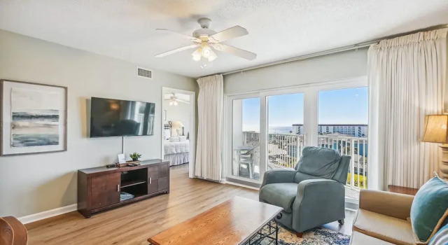 Seacrest 715B is a 2 BR Gulfside on Okaloosa Island by RedAwning