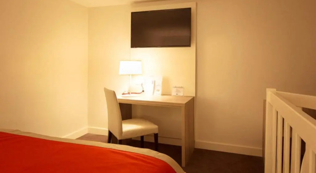 Четырёхместный номер Standard Дуплекс Kyriad Paris Est - Bois de Vincennes