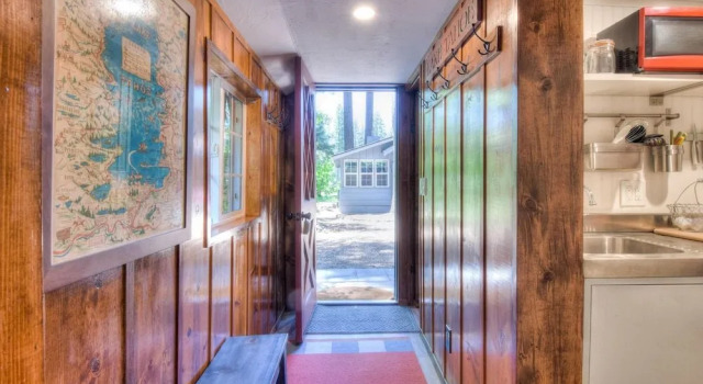 Hole In One 1 Bedroom Cabin by RedAwning