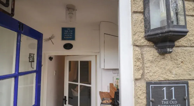 Old Ropemakers Cottage, Забронировать Дом для отпуска Отели в центре Бридпорт, в центре