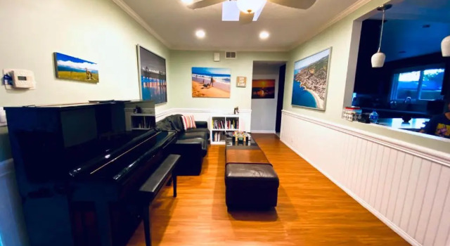 Costa Mesa Homestay - Private Rooms with 2 Shared Baths and Hosts Onsite, Забронировать Отель Коста-Меса Beach Cities Orange County
