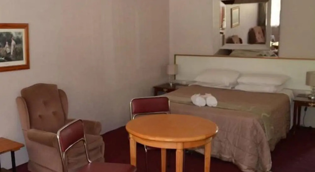 Beerwah Glasshouse Mountains Motel, Prenota Motel Hotel a Queensland con parcheggio, Parcheggio