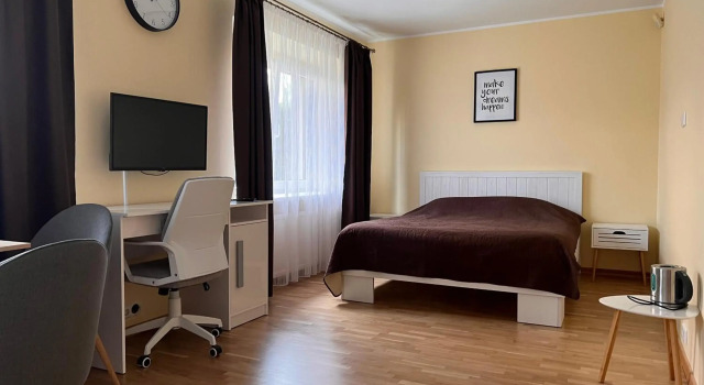 Private room, private bathroom, private entrance in private house, Varaa Hotelli Kaunas 