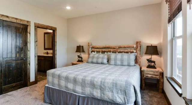 Lodge 68, Забронировать Отель Отели Table Rock Lake с парковкой, Парковка