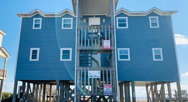 Коттедж с 2 комнатами с балконом Serenitee - 2 Br Home