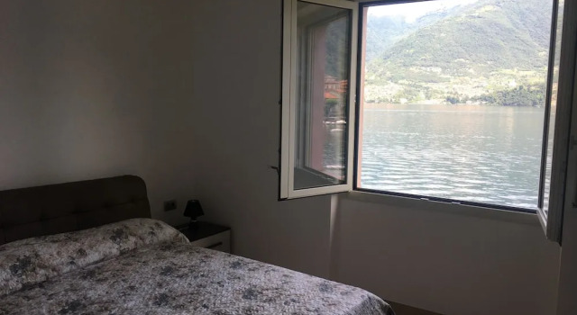Infinity Luxury Apartment on the Lake