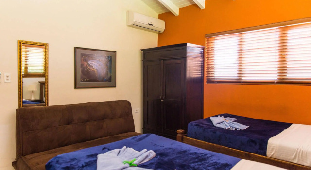 Cariña's studio-apartments, Book Lejlighed Lejligheder i Palm Beach., Lejlighed