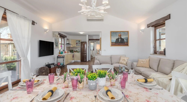 Amazing Home in Vosteni With 3 Bedrooms and Outdoor Swimming Pool, Varaa Hotelli Selina Istria