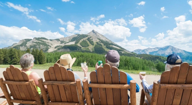 Mountain Views From This Plaza  - Sleeps 6 2 Bedroom Condo - No Cleaning Fee! by RedAwning, Boek Appartement Crested Butte Crested Butte Mountain