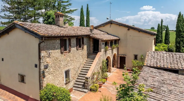 Casa La Cedrina Pool Lornano, Забронировать Отель Отели Монтериджони с парковкой, Парковка