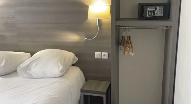 Одноместный номер Standard Hotel Lilas Gambetta