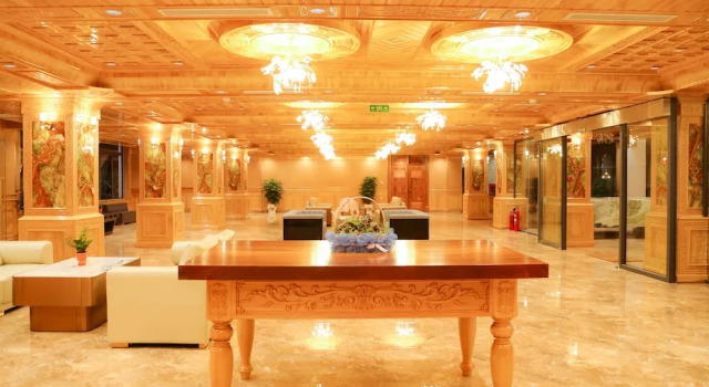 Phu Long Tam Ky Hotel & Restaurant, Rezervovat Hotel Hotely v Quang Nam s parkováním, Parkování