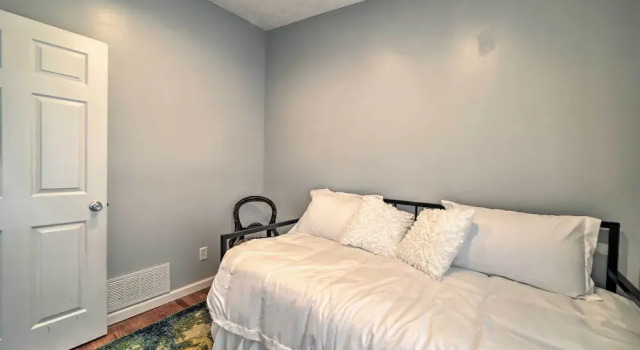 Коттедж Morgantown Home w/ Deck ~ 2 Mi to WV University!