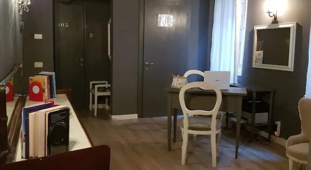 Casa Fornaretto, Забронировать Гостевой дом Отели Венеции с завтраком, рядом с Вокзал Accademia, Завтраки