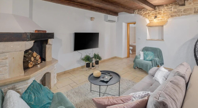 Lovely Home In Sorici, Забронировать Отель Отели Ровиньско села с бассейном, Бассейн