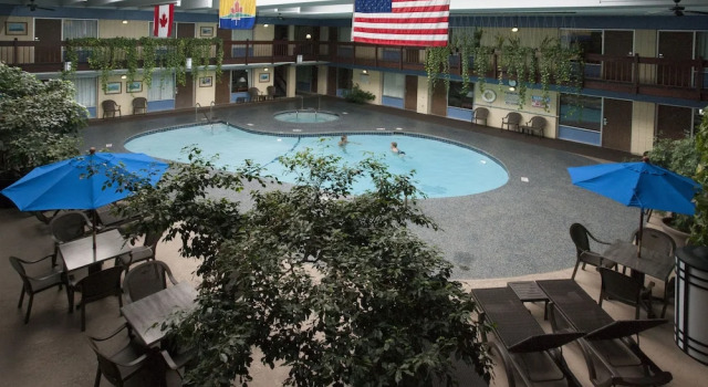 Четырёхместный номер Standard с красивым видом из окна Best Western Bridgeview Hotel