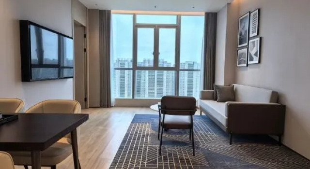 Люкс с 2 комнатами Four Points by Sheraton Wuhan Optics Valley Convention and Exhibition Center