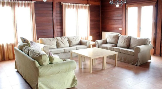 Albergue Navares, Забронировать Отель Отели Мадеруэло с парковкой, Парковка