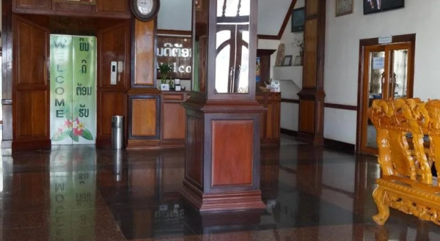 Saylomyen Hotel, Забронировать Отель Отели Паксе с парковкой, рядом с Wat Phabat, Парковка