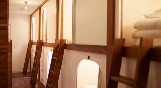 Кровать в общем номере haku hostel