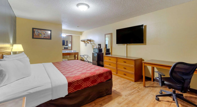 Двухместный номер Standard Econo Lodge Pryor