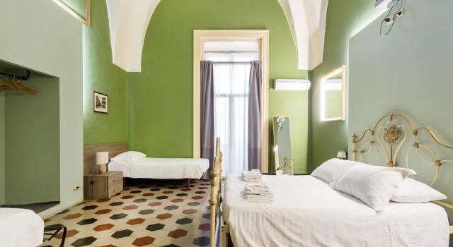 Camera Deluxe Lets B&B