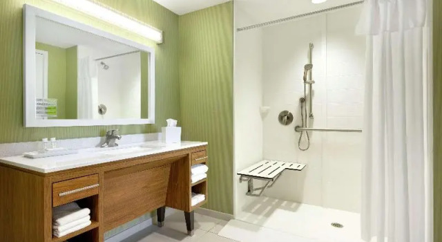 Номер Standard Home2 Suites by Hilton Saratoga Malta