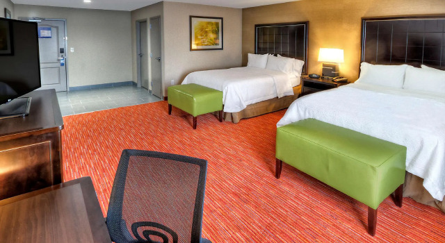 Четырёхместный номер Standard Hampton Inn and Suites Ada