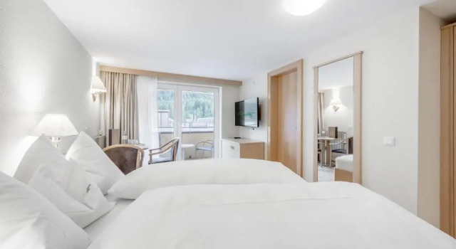 Двухместный номер Standard с балконом Alpenhotel Zimba