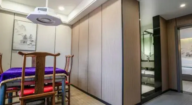 Люкс TukE China Light Residence Hotel