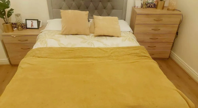 Spacious 1-bed Apartment in Leeds, Varaa Huoneisto Asunnot kohteessa Merseyside, Huoneisto