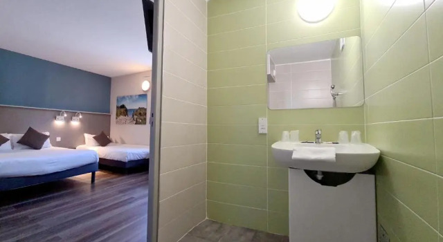 Четырёхместный номер Standard The Originals City Hôtel Marseille Aéroport
