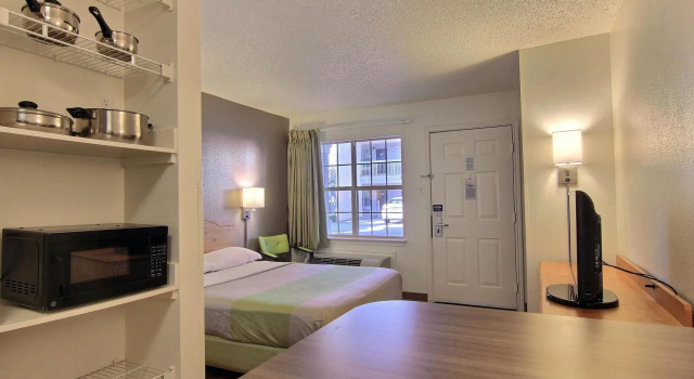 Studio 6 Extended Stay - Austin, TX - Midtown