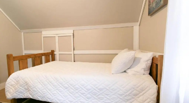Downtown 2 Bedroom Cottage, Sleeps 6, Walking Distance to Honeywell, Downtown Restaurants, Shopping, จอง โรงแรม Wabash Indiana, ใกล้ Charley Creek Gardens