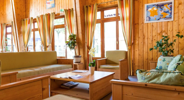Attractive, rustic apartment on Lake Geneva side
