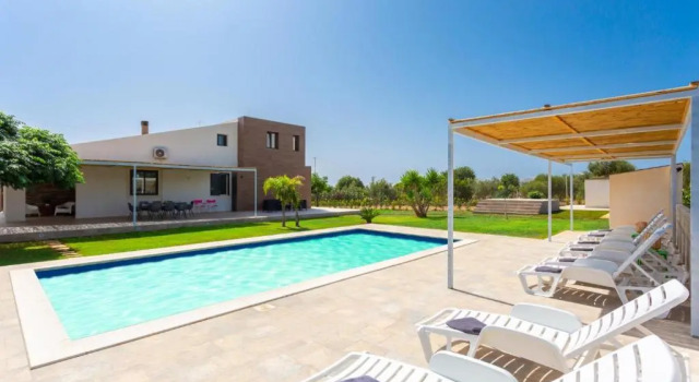 Вилла Villa Akos Large Private Pool AC WiFi