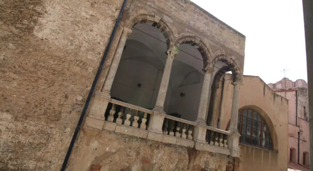 Appartamento Loggiato San Matteo 261, Забронировать Отель Отели Палермо с парковкой, рядом с San Francesco D'Assisi Basilica - Palermo, Парковка