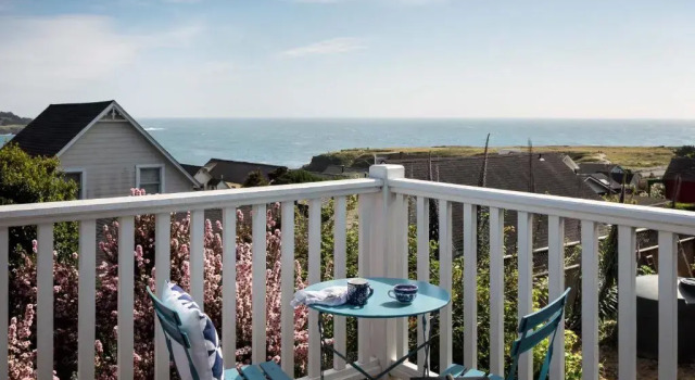 Двухместный коттедж Deluxe Inns of Mendocino