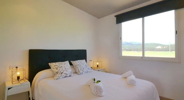 Modern Country House with Private Pool Located in An Orange Field, Rezerwuj Hotel Hotele w Majorka z basenem, Basen
