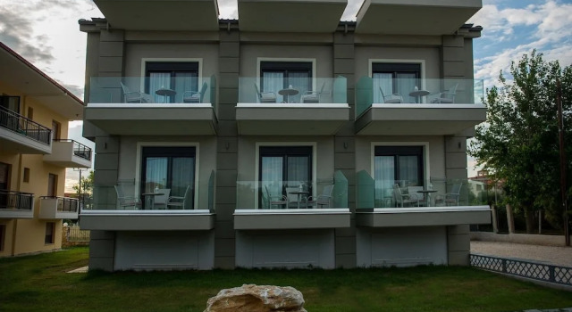 Grey House Apartments, Book Apartment Nikiti 