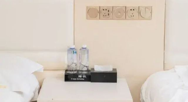 Кровать в общем номере (мужской номер) Barbiron Hotel (Shanghai Youyi Road store)