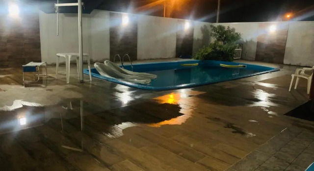 Lá casa de Cristal, Casa com piscina matinhos, Забронировать Отель Матиньюс Парана