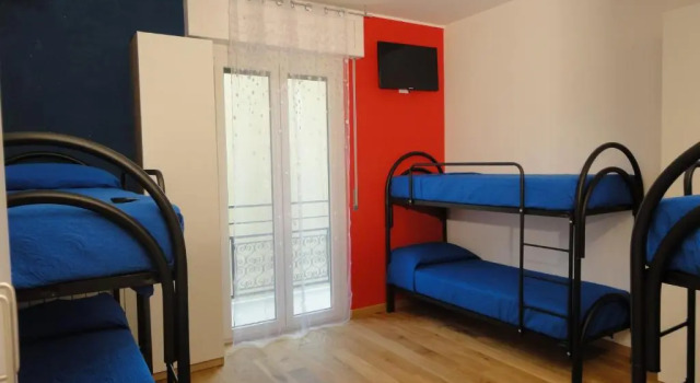Bett im Wohnheim (Frauenwohnheim) Pavia Ostello