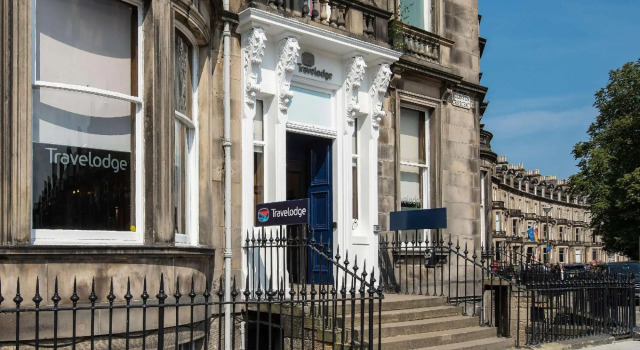 Travelodge Edinburgh Haymarket, Забронировать Отель Отели Лотиан с парковкой, Парковка