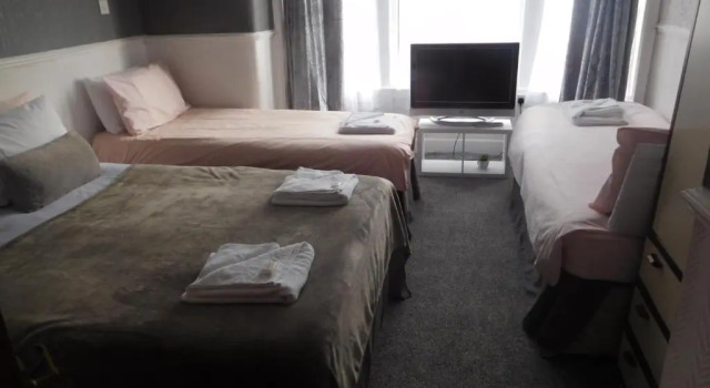 Четырёхместный номер Standard Iona Hotel