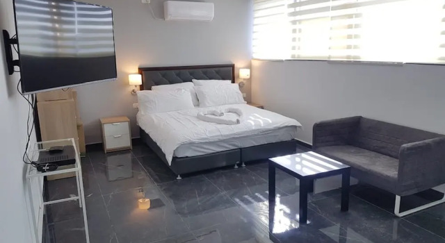 Lago Suites Hotel